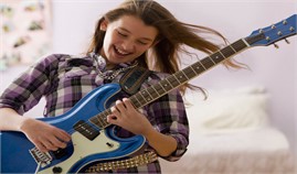 Tự Học Đàn Guitar Điện Tại Nhà Thành Công Chỉ Với 6 Bước Đơn Giản