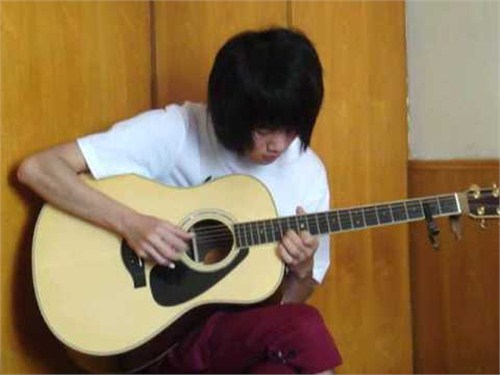 Cùng TYGY tìm hiểu các kĩ thuật guitar nâng cao được Paddy sử dụng trong bài Sun Flower bạn nhé