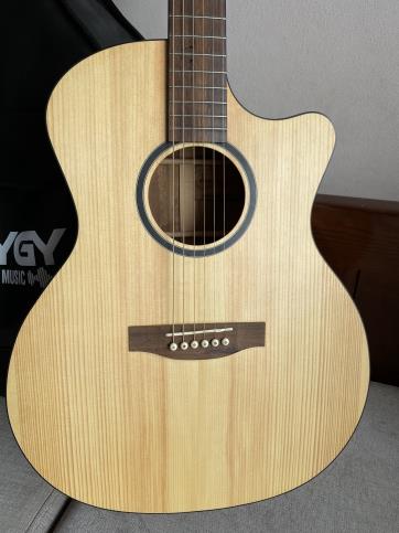 Đàn Guitar Acoustic Handmade Thuận Guitar AT-01C