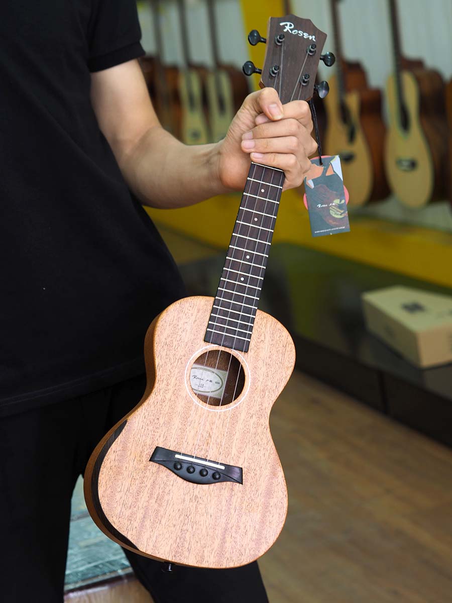 ngoại hình đàn ukulele rosen chính hãng giá rẻ