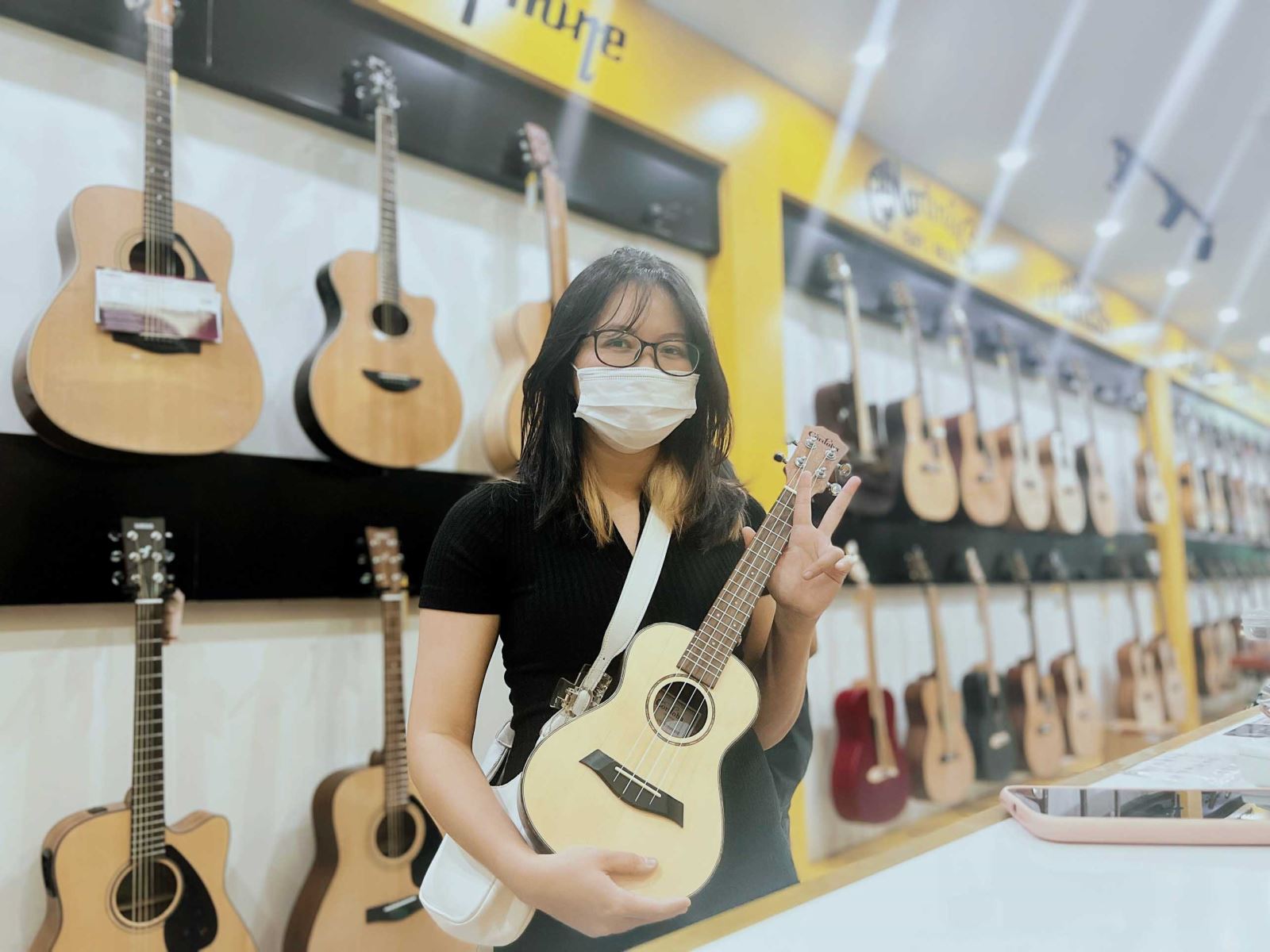 lớp học đàn guitar thái nguyên